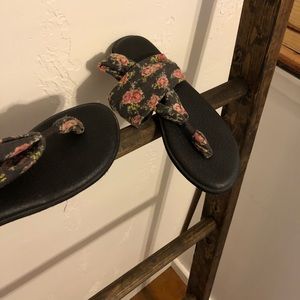 Sanuk sandals